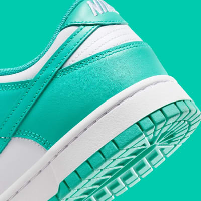 Nike Dunk Low Retro Clear Jade Foto 7