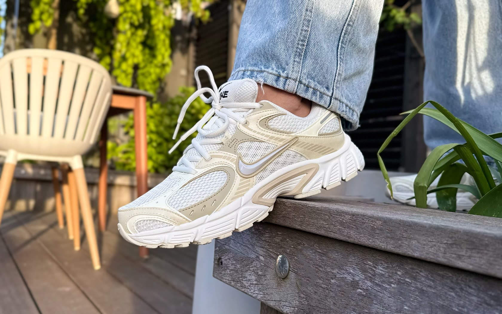 0 nike v5 rnr se wmns sail coconut milk io0464 101