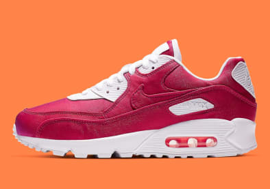 Maximaal shinen met deze glinsterende Air Max 90 "Hyper Crimson"