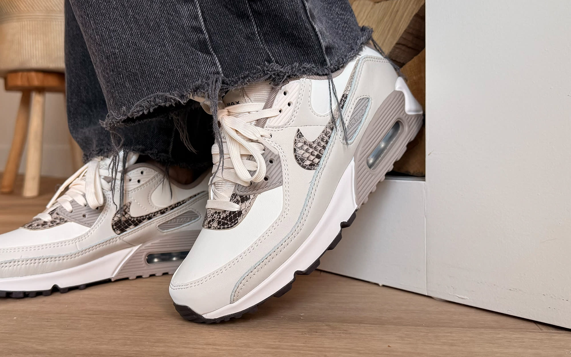 1 nike air max 90 womens light pink snakeskin hv4915 100