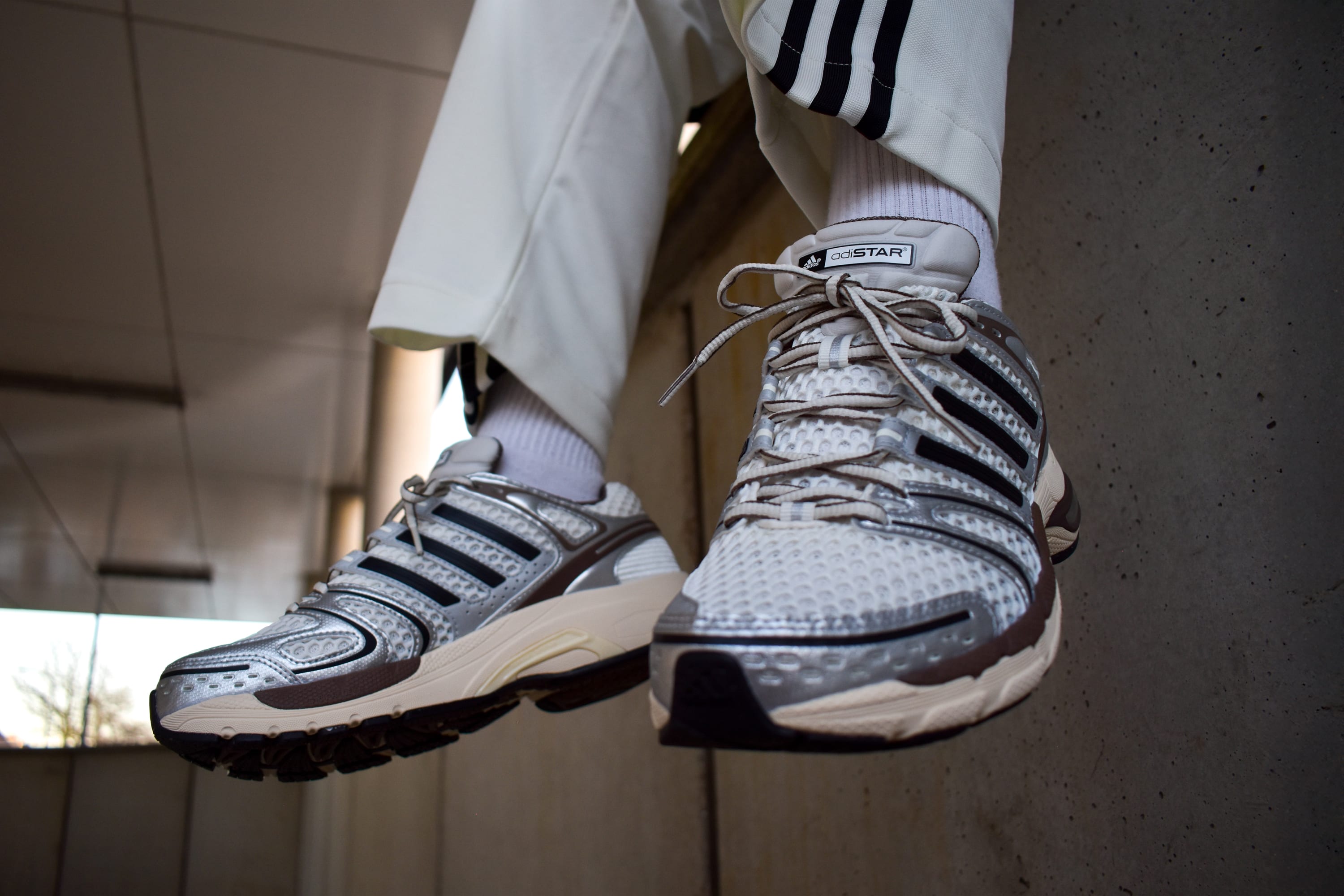 De Adidas Adistar Control 5 is nu verkrijgbaar in een… | Sneaker Squad