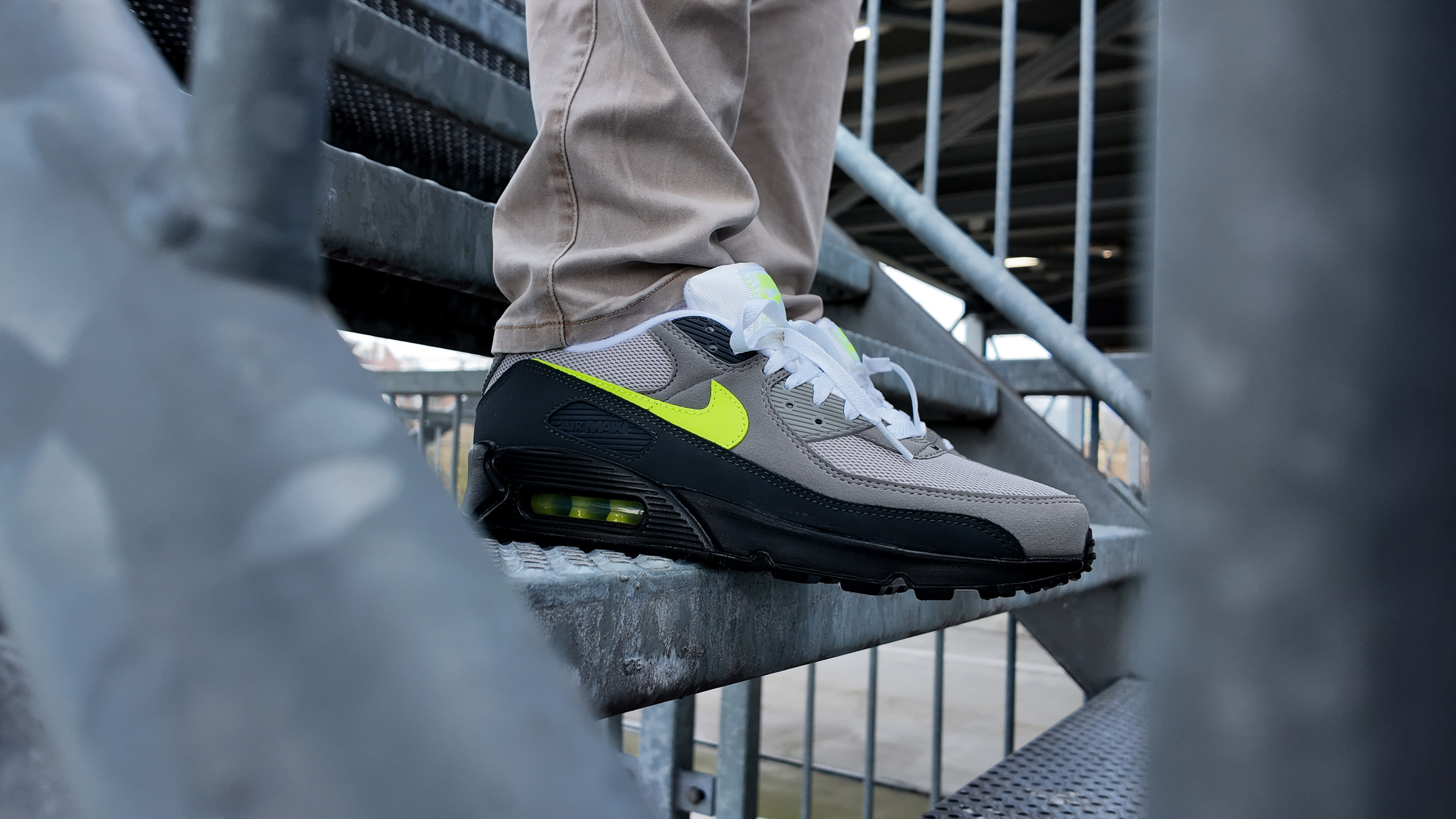 1 nike air max 90 black neon iq0289 010