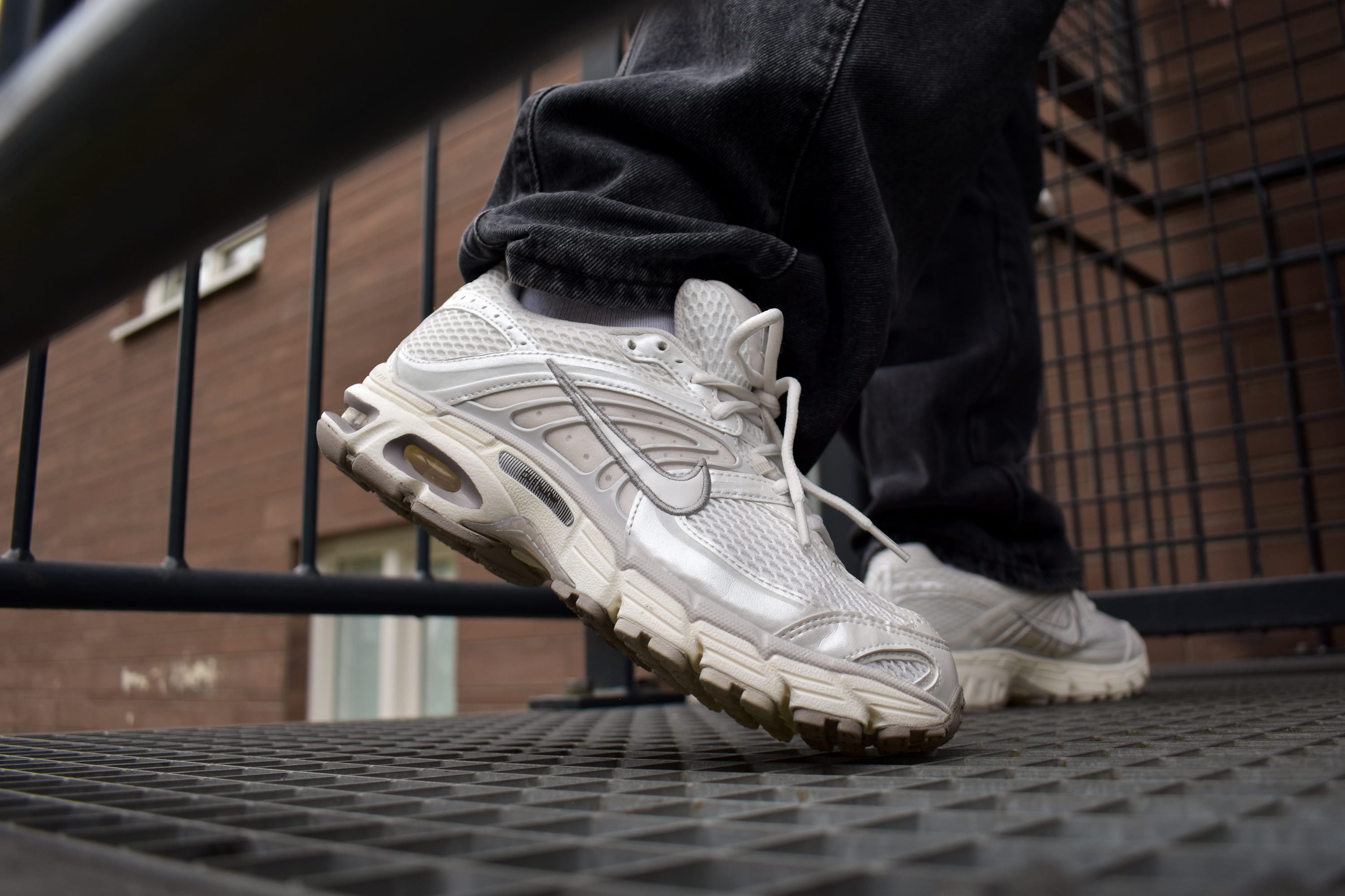 1 nike air max moto 2k phantom light bone iq0272 030