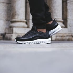 On-Feet beelden van de aankomende colorways voor de Air Max 97