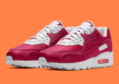 Maximaal shinen met deze glinsterende Air Max 90 "Hyper Crimson"