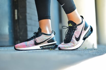 2 Nike Air Max Flyknit DM9073 300