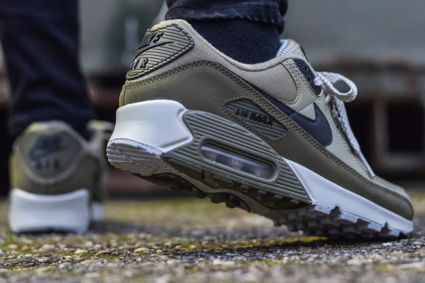 2 nike air max 90 neutral olive fb9657 200 sneaker squad