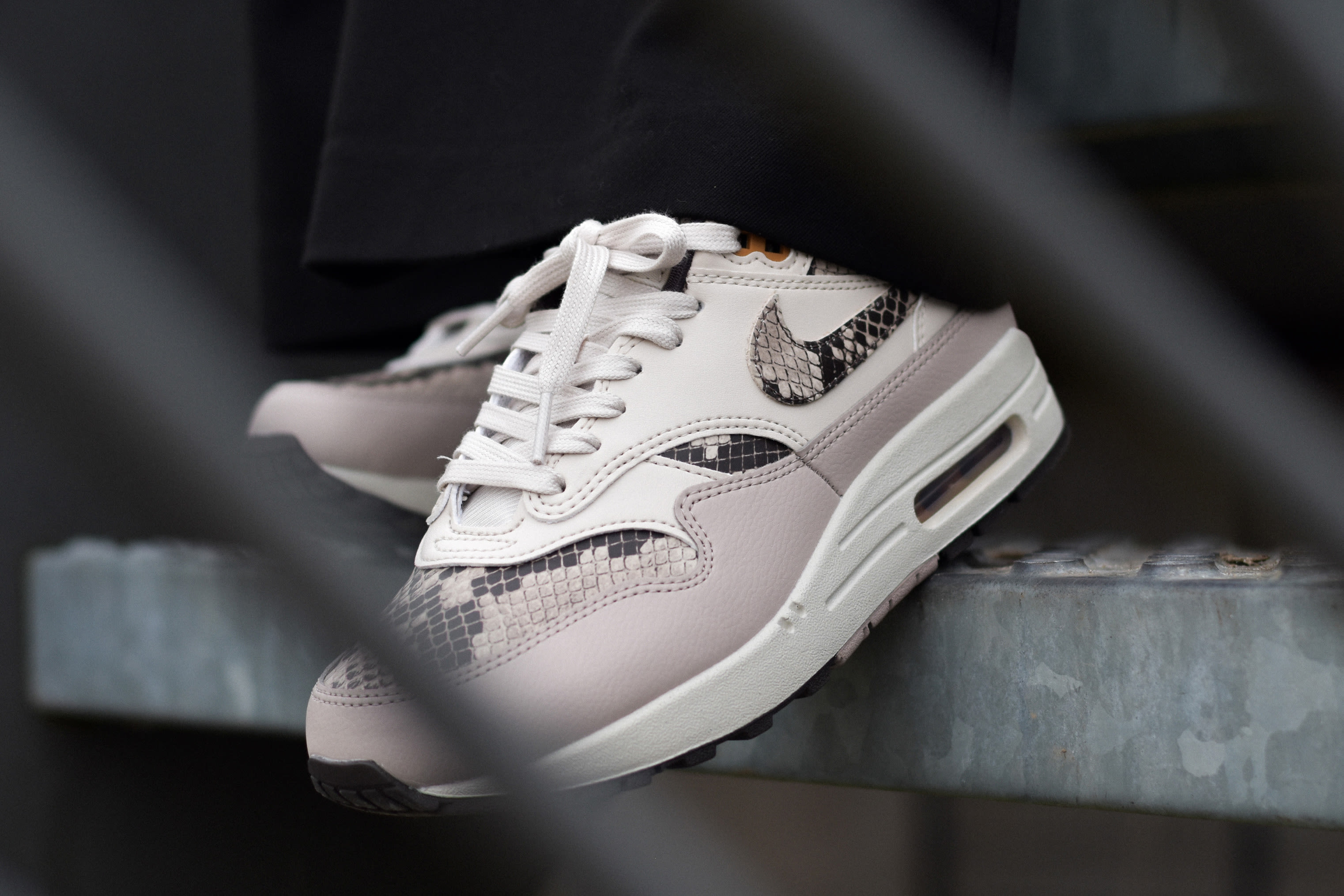 air max 1 snakeskin