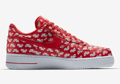 Branding to the max op deze Nike Air Force 1 Low