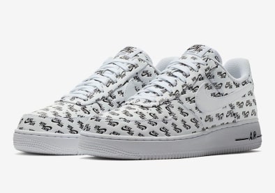 Branding to the max op deze Nike Air Force 1 Low