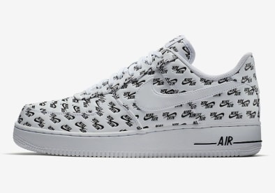 Branding to the max op deze Nike Air Force 1 Low