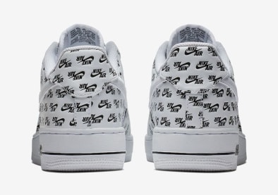 Branding to the max op deze Nike Air Force 1 Low