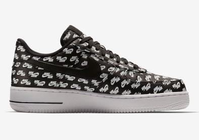 Branding to the max op deze Nike Air Force 1 Low