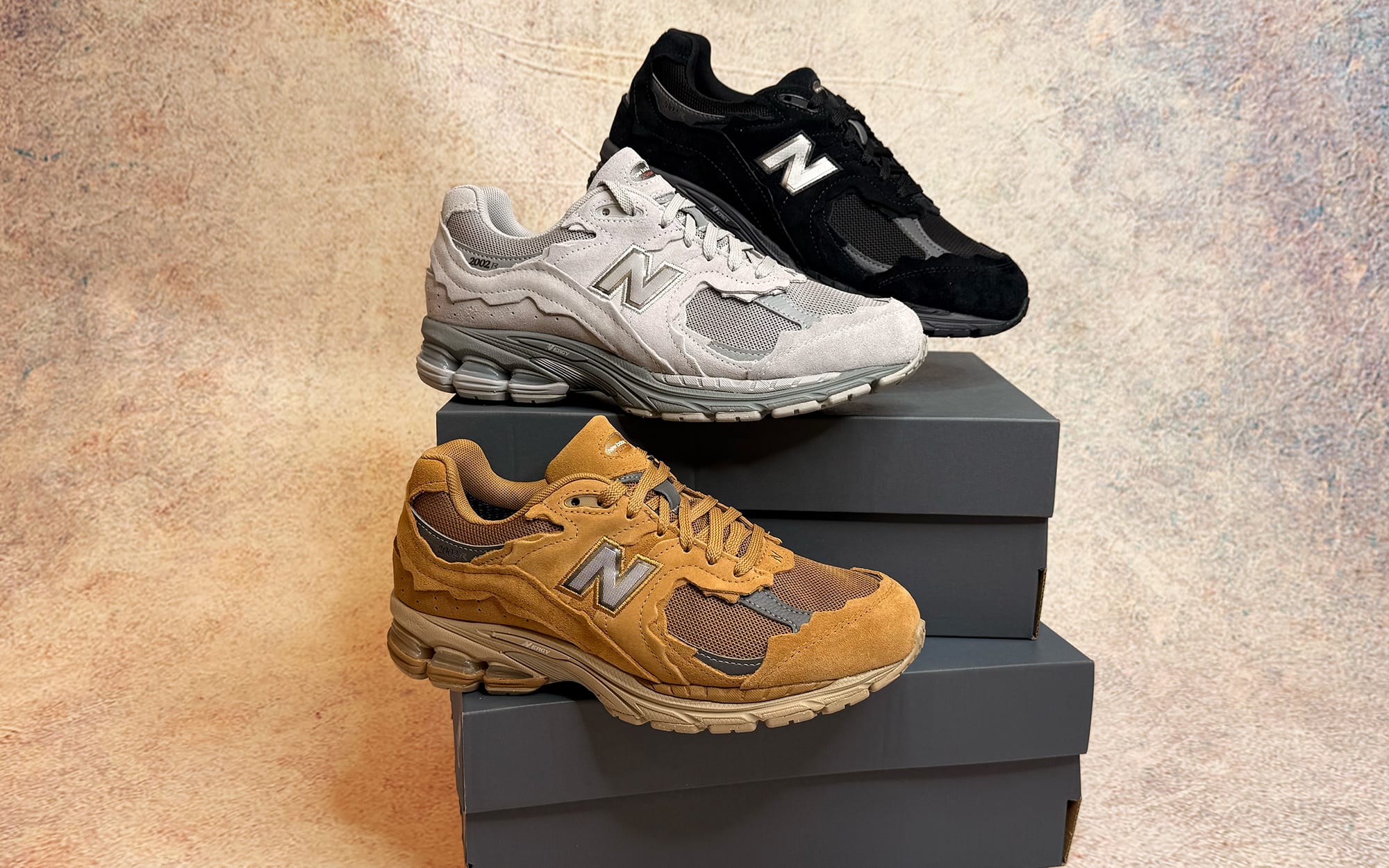 3 New Balance 2002 R Refined Future Gore Tex pack 2026