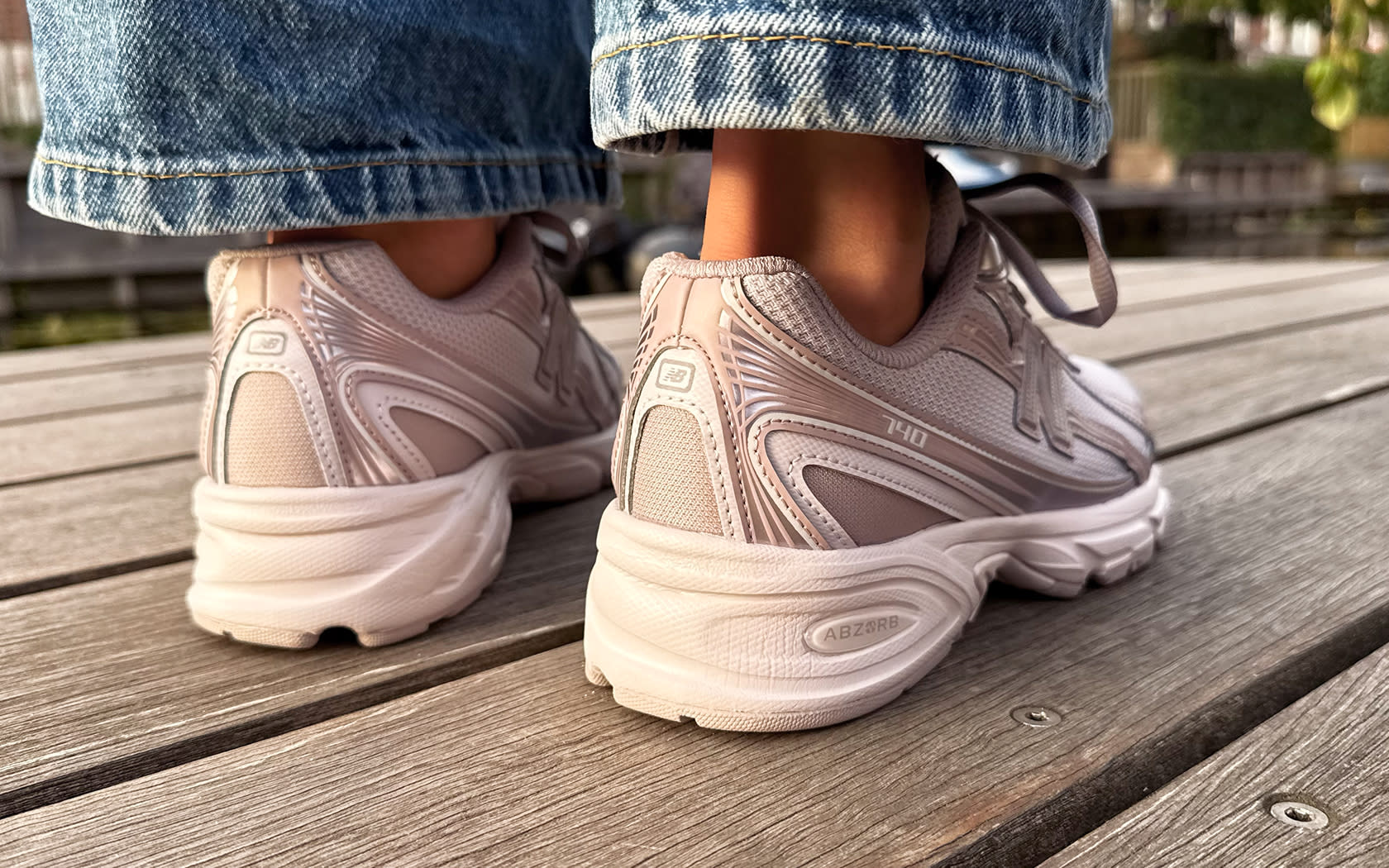 Deze New Balance 740 