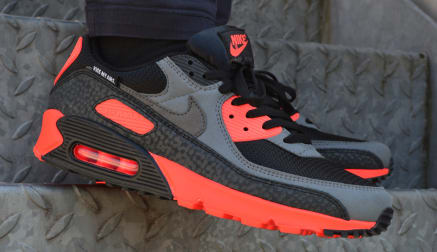 De Nike Air Max 90 "Kiss My Airs" dropt morgen als onderdeel van het Kiss My Airs pack