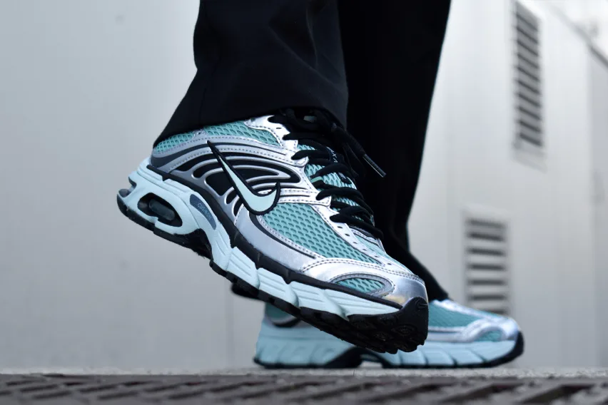 3 nike air max moto 2k wmns green haze hq2056 006