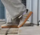 4 adidas handball spezial lt pack creme leopard jr4881