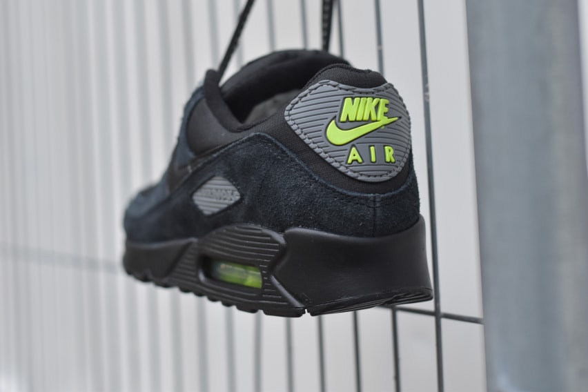 5 Nike Air Max 90 Black Volt FQ2377 001 sneaker squad