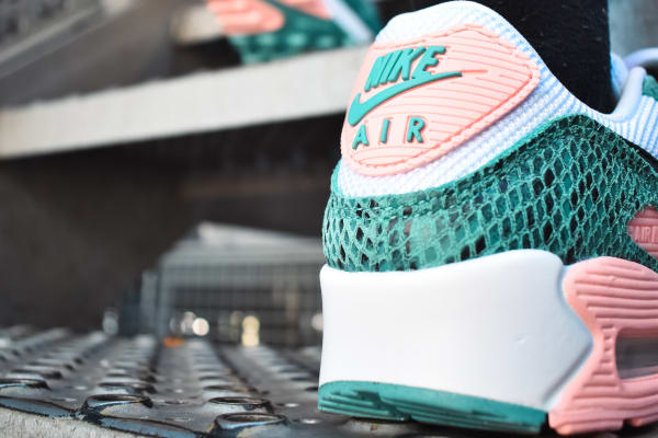 5 Nike Air Max 90 Green Snakeskin Sneaker Squad