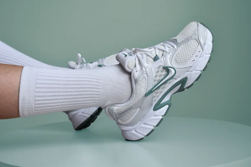 5 nike v5 rnr wmns cannon white hq7901 106