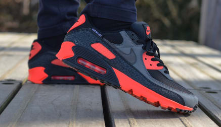 De Nike Air Max 90 "Kiss My Airs" dropt morgen als onderdeel van het Kiss My Airs pack