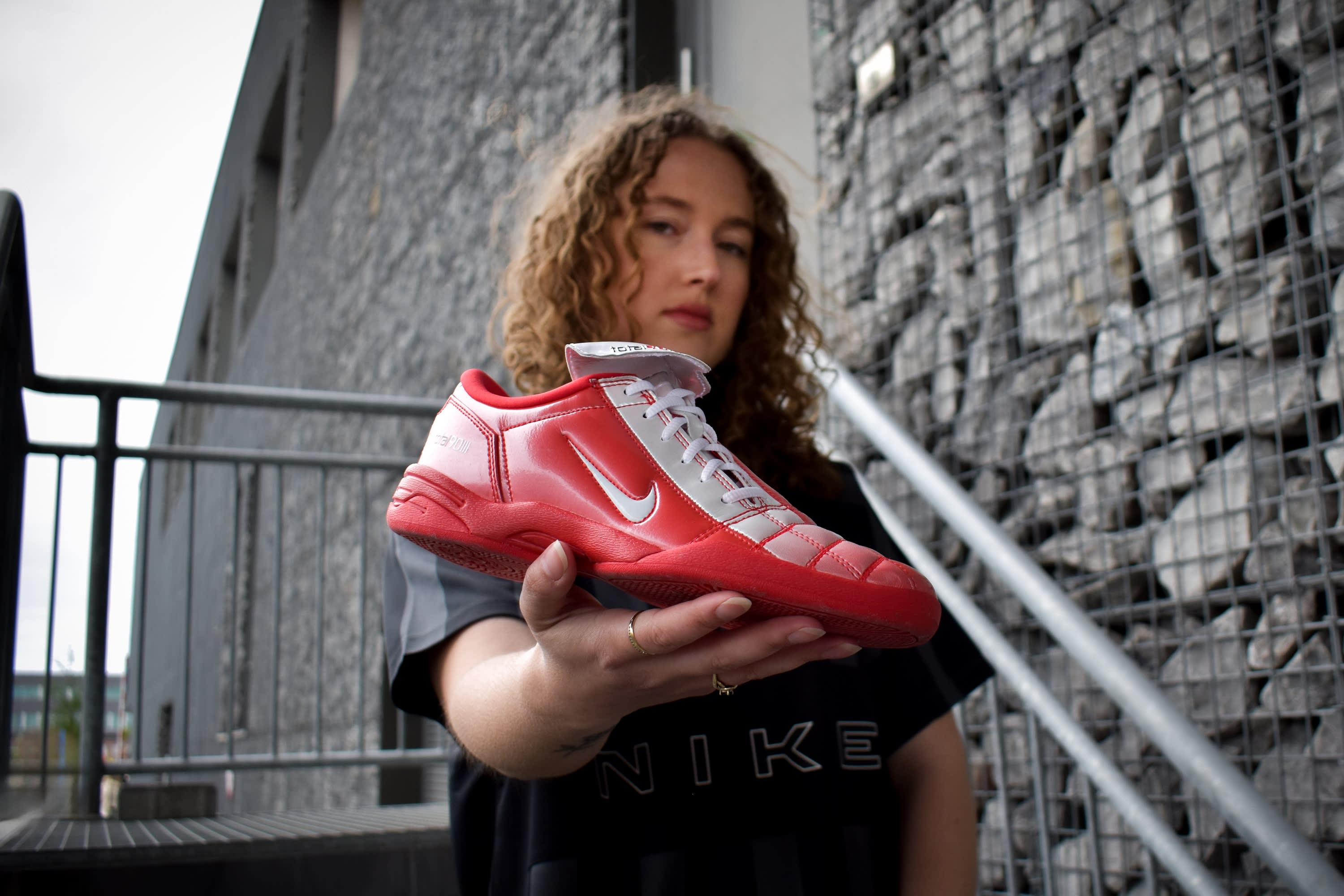 6 nike total 90 se wmns light crimson io2389 601