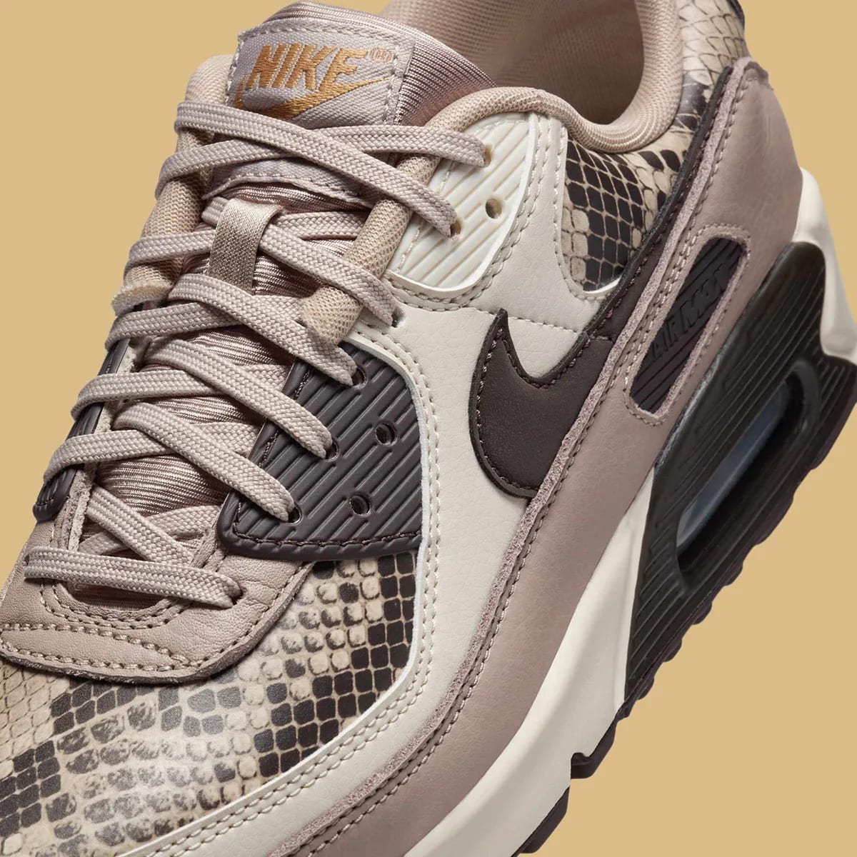 Vier het jaar van de slang met de Nike Air Max 90… | Sneaker Squad