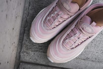 De Nike Air Max 97 Pink Snakeskin Heeft Een Releasedatum!