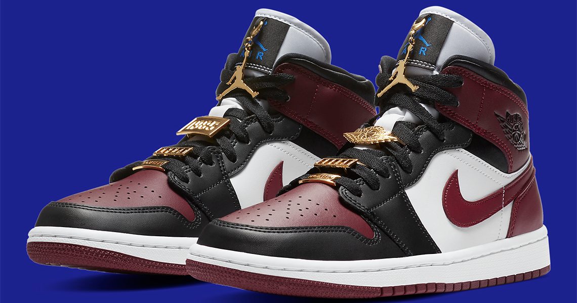 Burgundy and gold jordan 3 hotsell