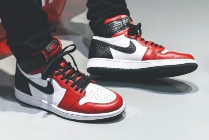 De eerste foto's en de releasedatum van de Air Jordan 1 "Satin Snake" zijn binnen