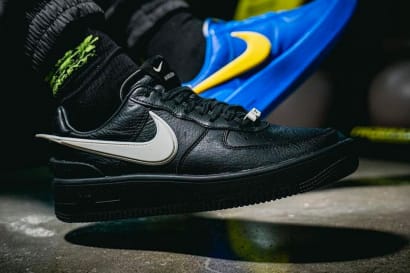 AMBUSH x Nike Air Force 1 Low Foto 1