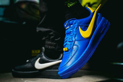 AMBUSH x Nike Air Force 1 Low Foto 3