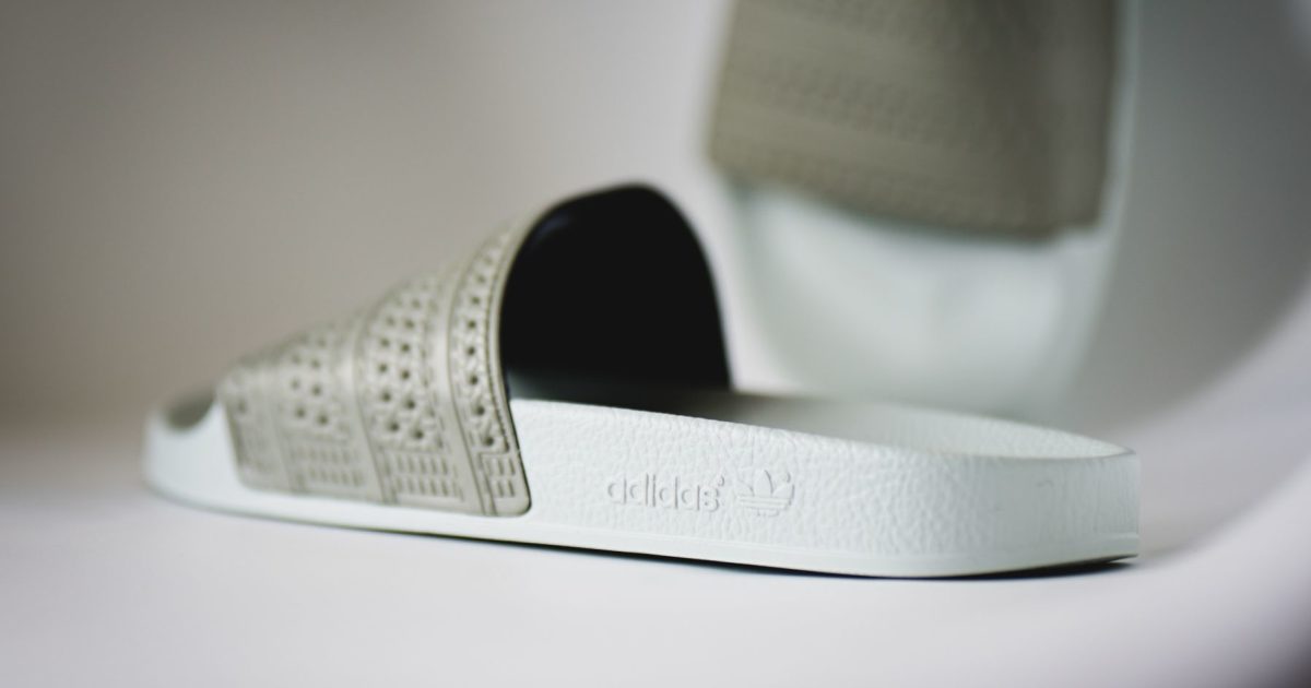 Adidas slippers discount ontwerpen