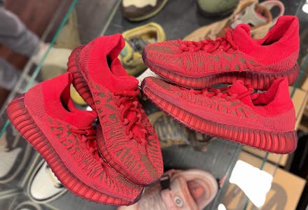 Adidas Yeezy Boost 350 V2 CMPCT Slate Red Foto 1
