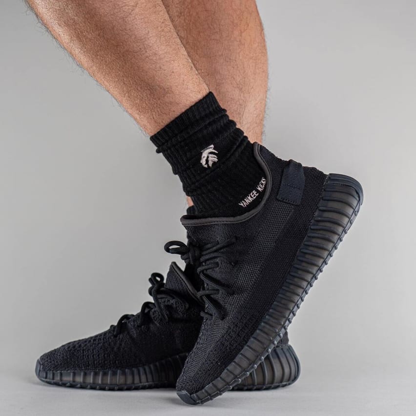 Adidas Yeezy Boost 350 V2 Onyx Foto 3