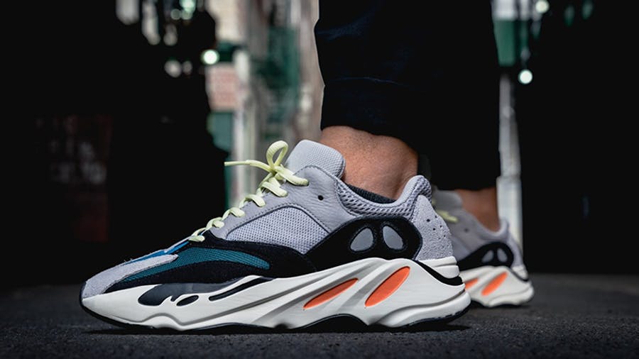 yeezy runner 700