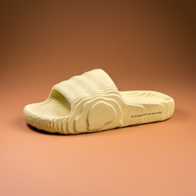 Adidas dropt deze maand zes nieuwe Adilette 22 slippers