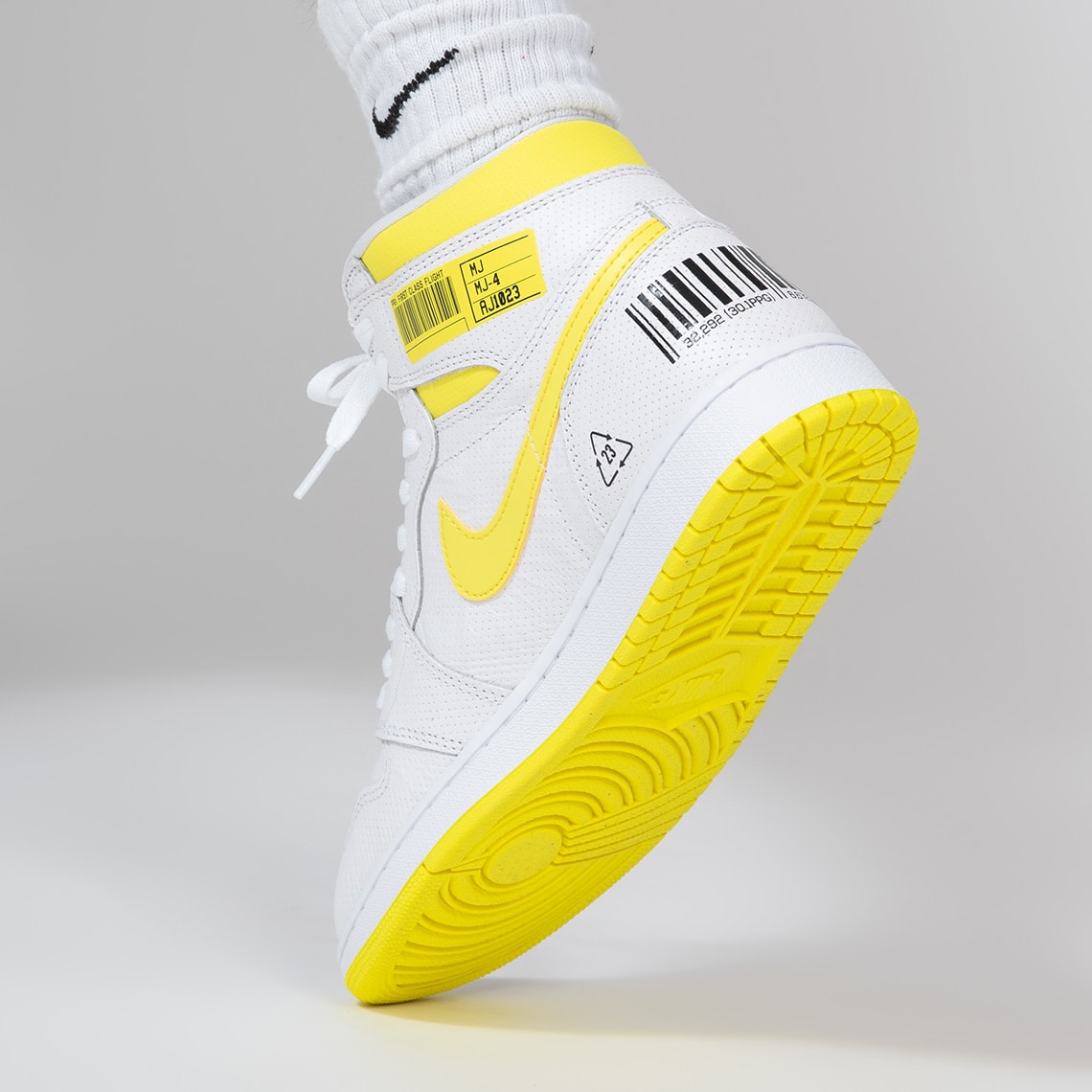 Donderdag zit je eerste klas met de Air Jordan 1 Retro High OG "First Class"