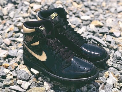 Nieuwe foto's duiken op van de Air Jordan 1 High OG Black Metallic Gold