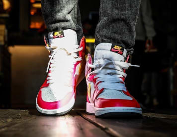 Air Jordan 1 High OG Light Fusion Red Foto 8