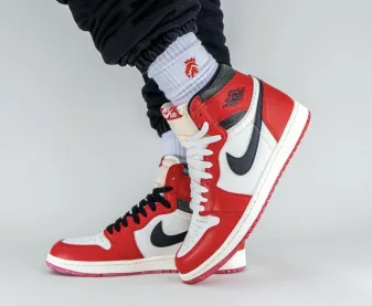 Air Jordan 1 High OG Lost Found Foto 3