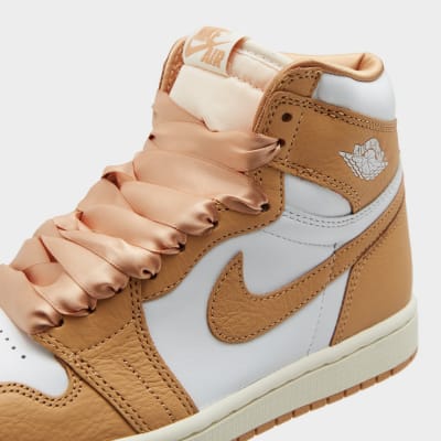 Air Jordan 1 High OG Praline Foto 6