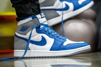 Air Jordan 1 High OG True Blue Foto 1