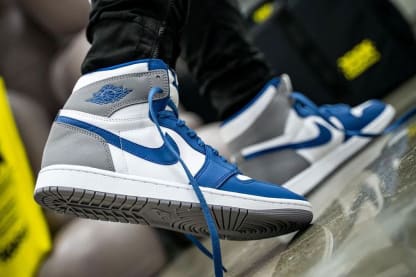 Air Jordan 1 High OG True Blue Foto 5