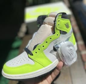 Air Jordan 1 High OG Visionaire Foto 2