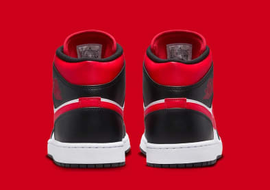 Air Jordan 1 Mid Bred Toe Foto 5