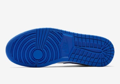 De Air Jordan 1 Mid Hype Royal Komt Eraan