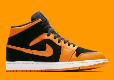 Shattered Backboard Vibes Met De Air Jordan 1 Mid "Orange Peel"