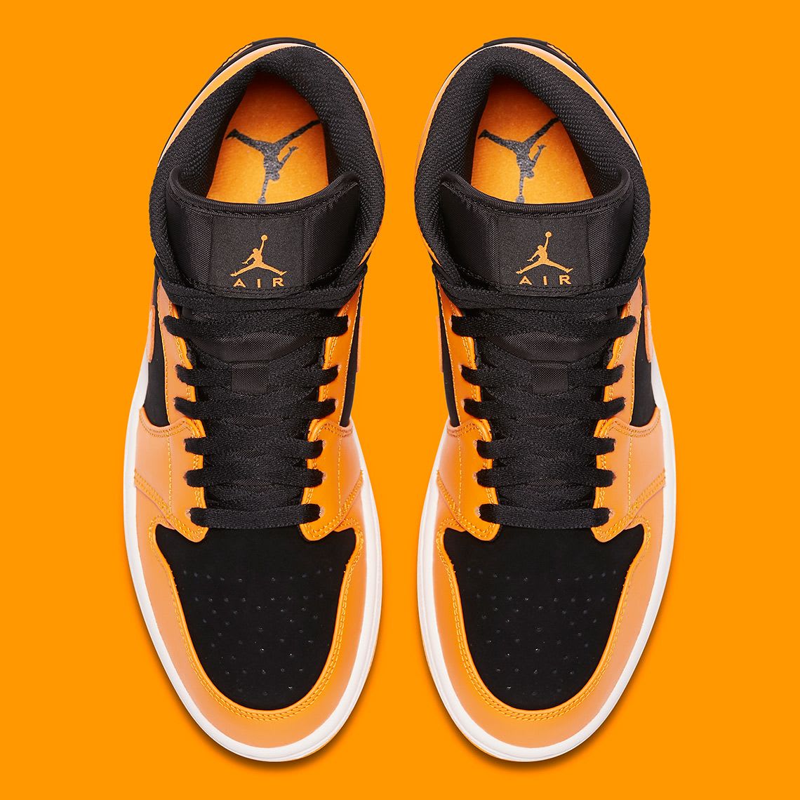 Shattered Backboard Vibes Met De Air Jordan 1 Mid "Orange Peel"